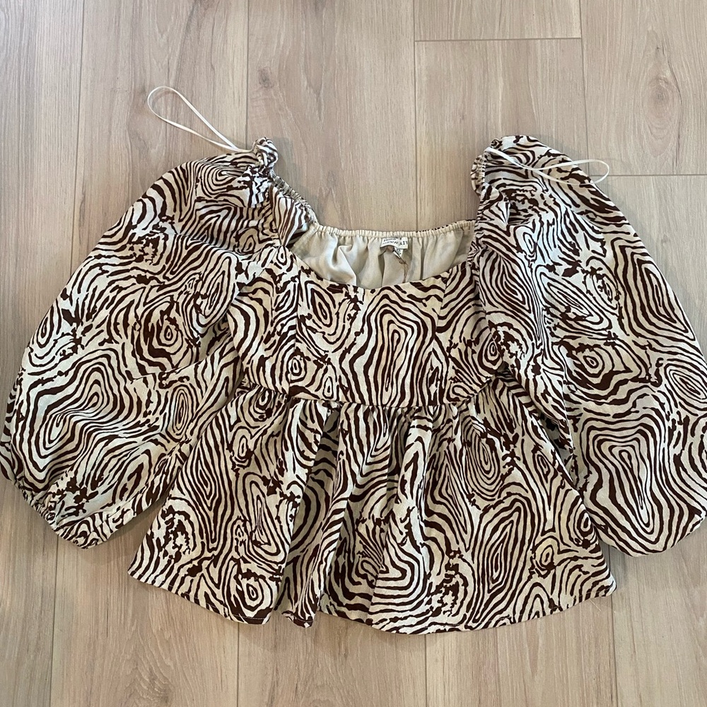 NWT Anthropologie peplum zebra top